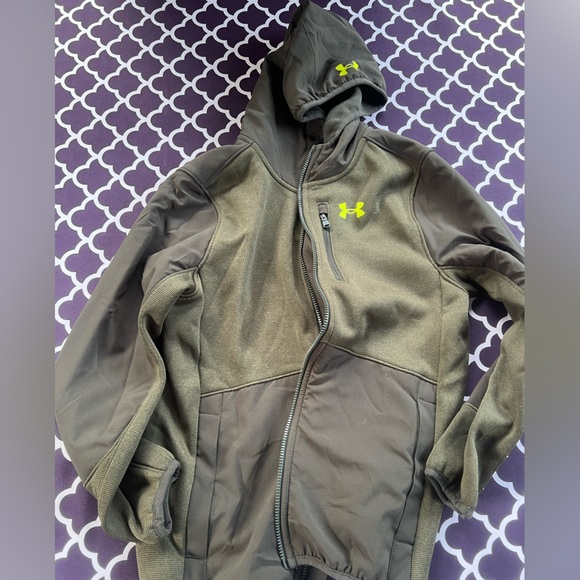 Under Armour Boys 2 Piece Zip Up Sweatshirt and Sherpa Vest - Picture 5 of 6